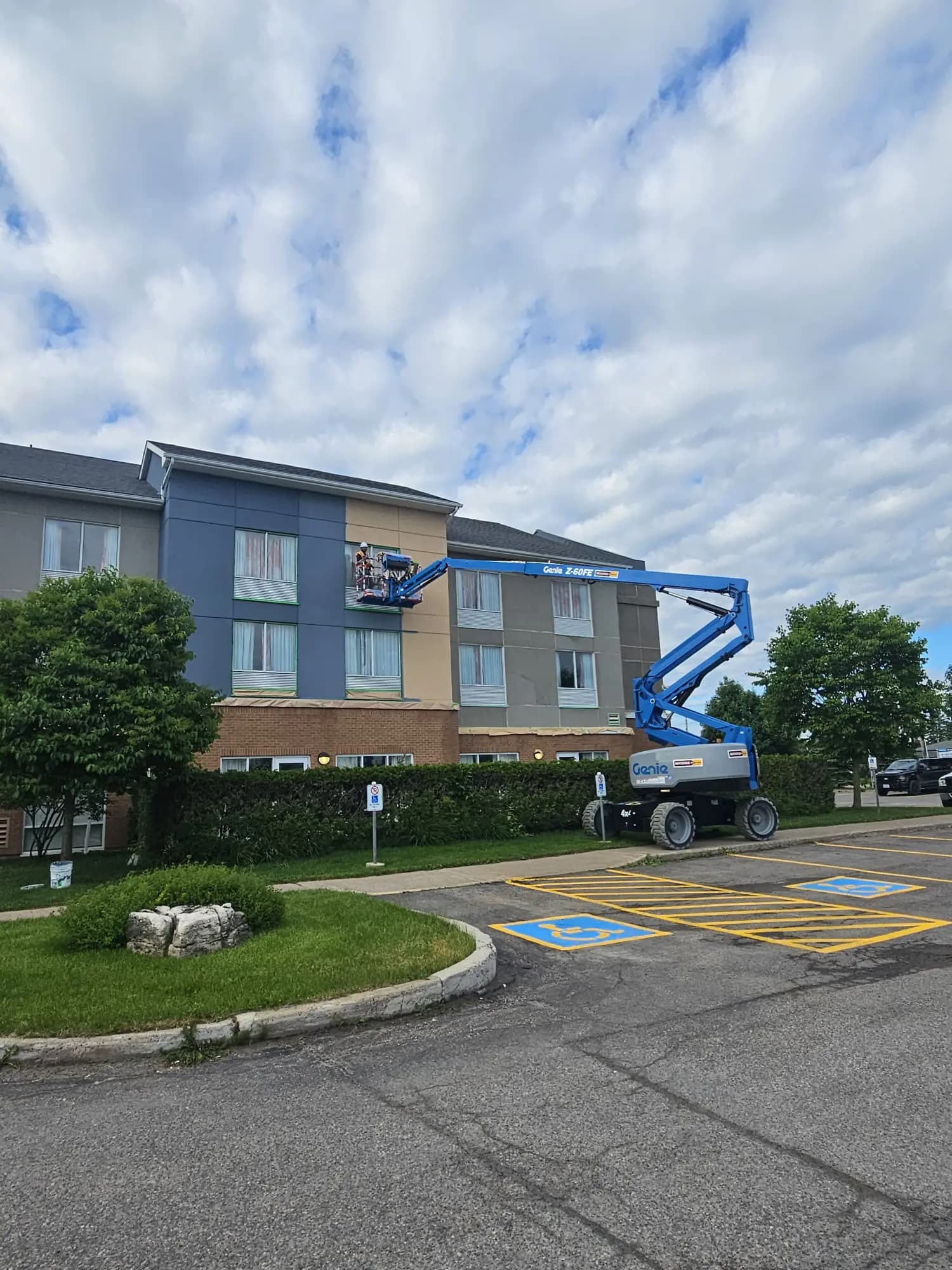Fairfield by Marriott, Sault Ste. Marie — Masking along the brick base and window heads