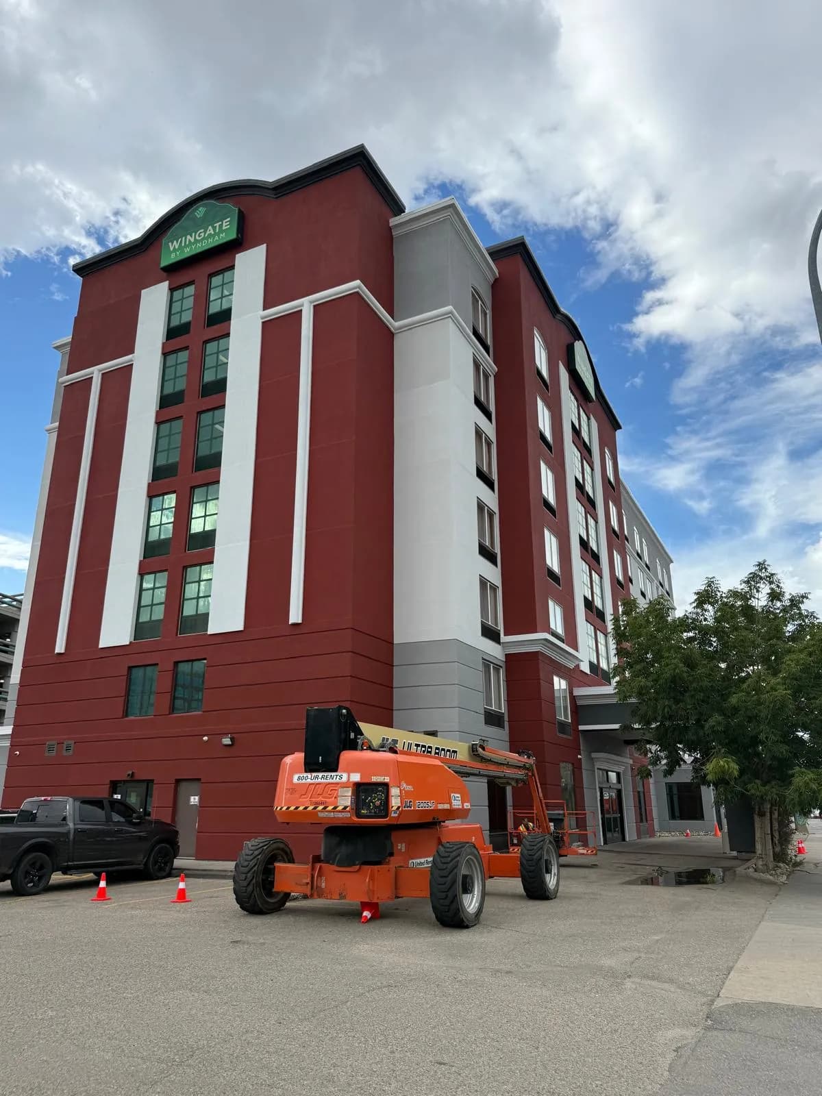 Wingate by Wyndham, Regina — Two lifts working the tower elevation